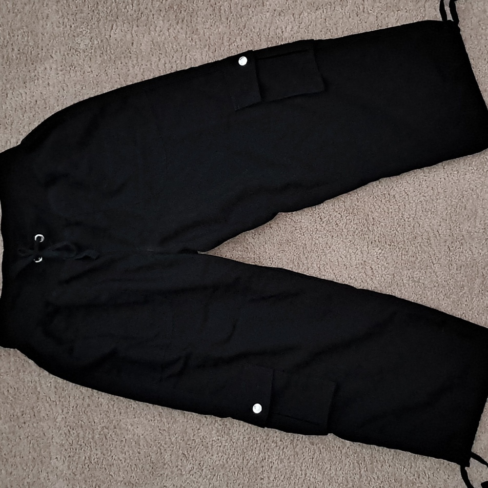 Black Women's Cargo Capris
